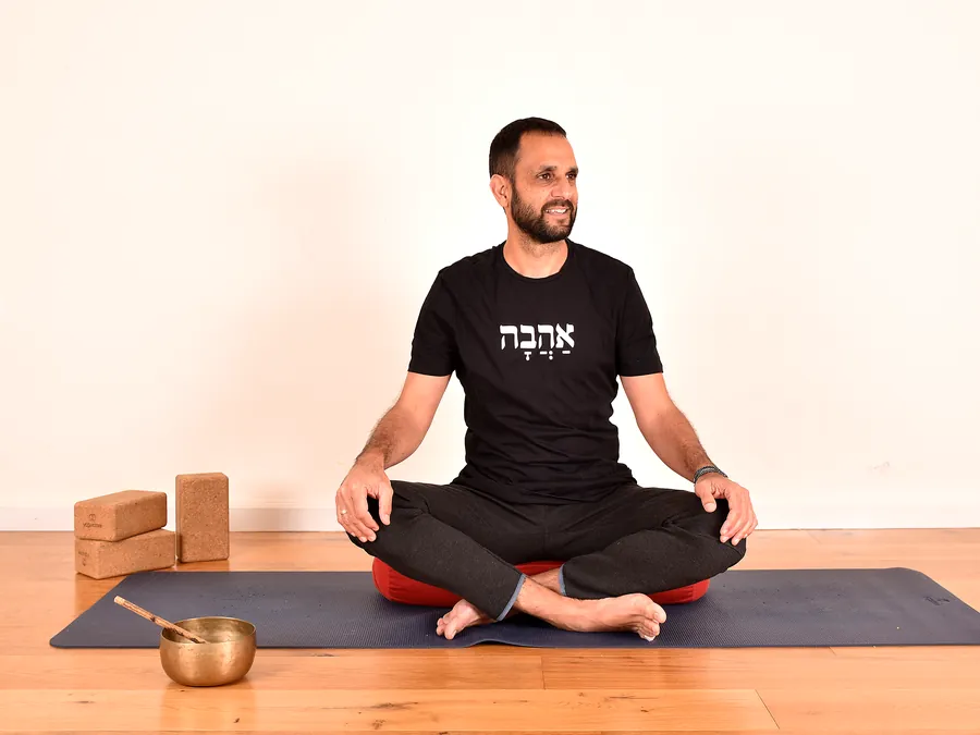 הבנת הגוף בתרגול דרך הגב